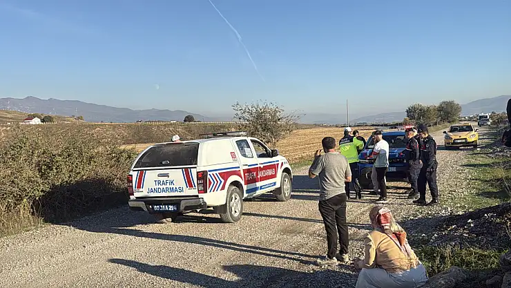 Ehliyetsiz sürücü araçla gölete düştü