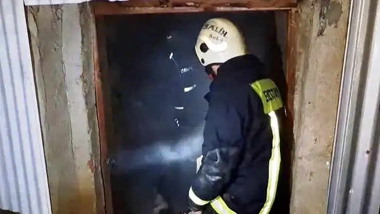 Emet'te ahşap ev yangını