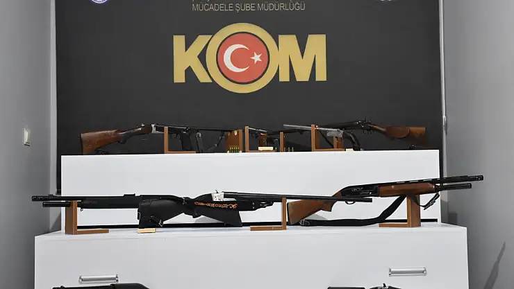 Eş zamanlı ruhsatsız silah operasyonu