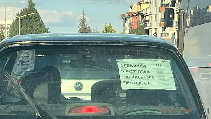 Eskişehir'de 'Acemi Sürücü' Notu Trafikte Gülümsetti
