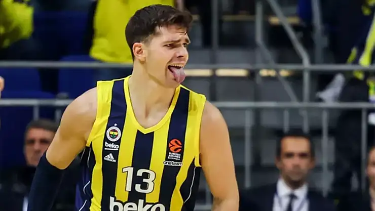 Fenerbahçe Beko'da 3 yıllık imza