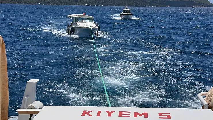 Fethiye'de arızalanan tekne kurtarıldı