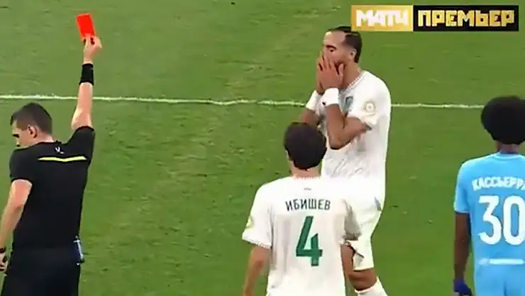 Formayı verdi, kart iptal olunca geri aldı: Rusya'da sahalara damga vuran an