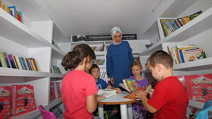 Gezici Kütüphane çocukların ayağına kadar gidiyor