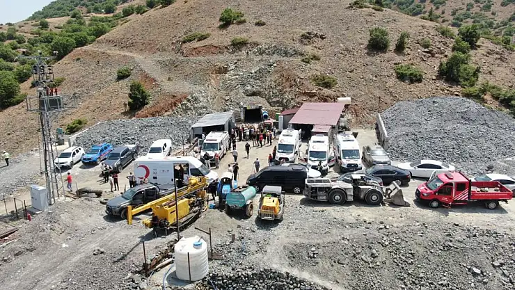 Göçükte çalışmalar 4 saattir sürüyor