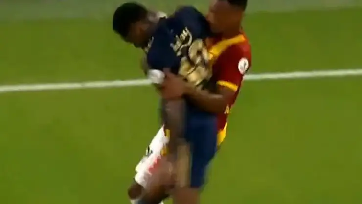 Göztepeli oyunculardan 'Kırmızı kart' tepkisi