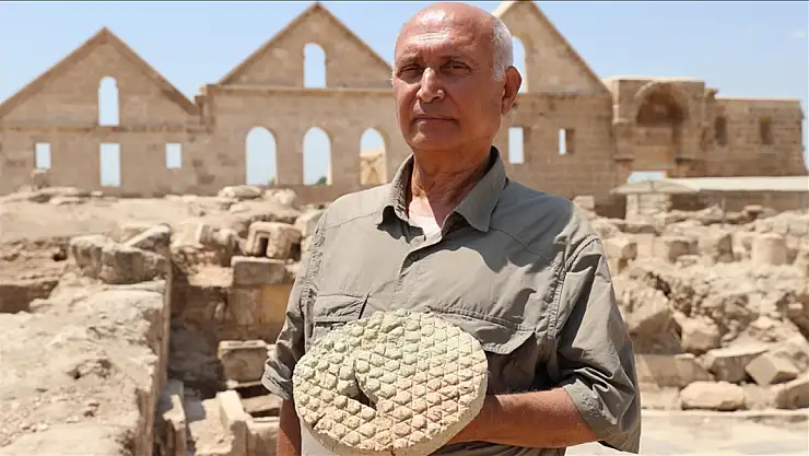 Harran'da baklava dilimi desenli tarihi ekmek kalıbı bulundu