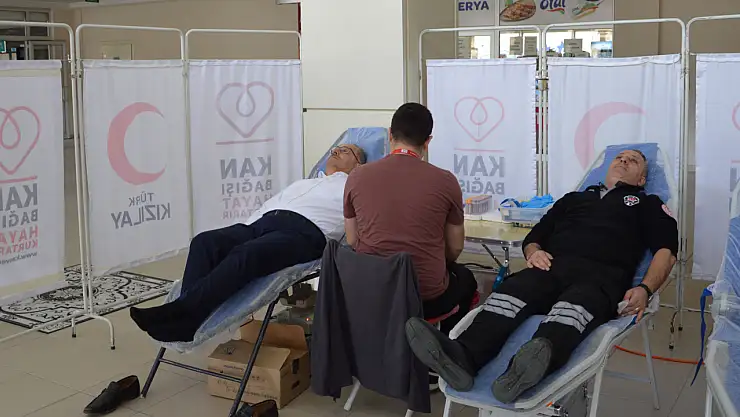 Havza'da sağlık çalışanlarından kan bağışı