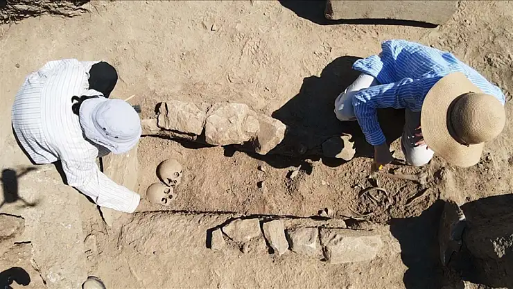 Herakleia Antik Kenti'ndeki kilisede yürütülen kazılarda Bizans mezarları ortaya çıkarıldı