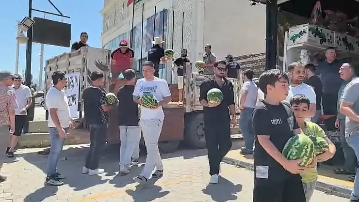 İnegöl'de 12 Ton Karpuz Bedava Dağıtıldı!