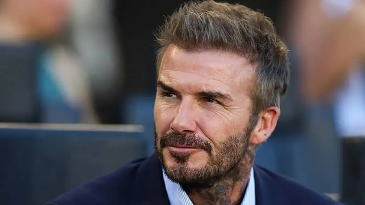 İngiltere Kralı 3. Charles'tan Beckham'a şövalyelik unvanı