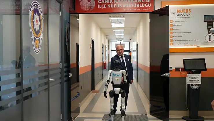İnsansı robot nüfusa kaydettirildi