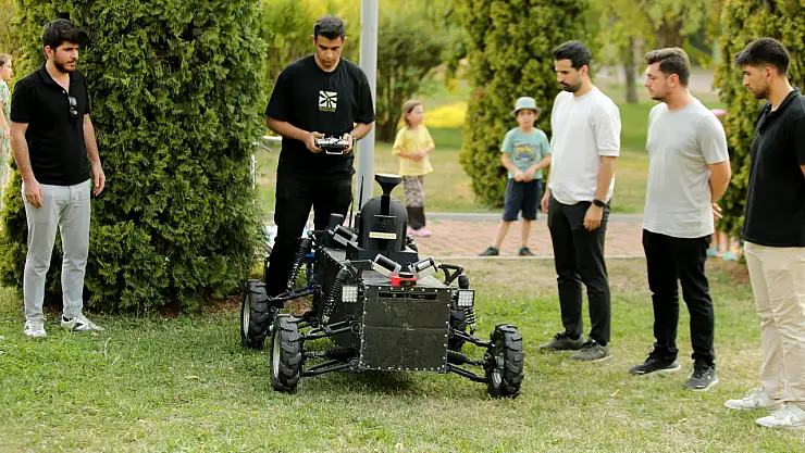 'İnsansız ama insan gibi davranan bir araç üretebildik'
