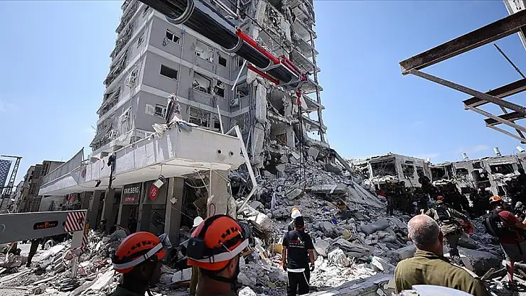 İran'dan füzeler ateşleniyor