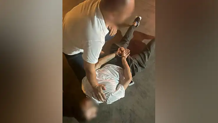 İzmir'de iş yerine silahlı soygun