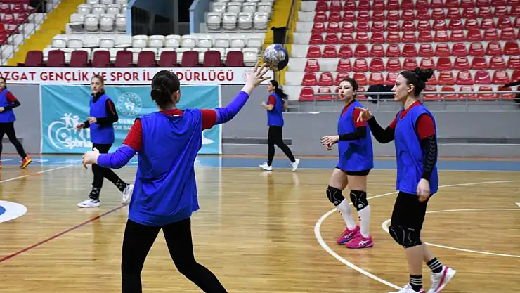 Kadın Hentbol Takımı Süper Lig İçin Sahaya İniyor