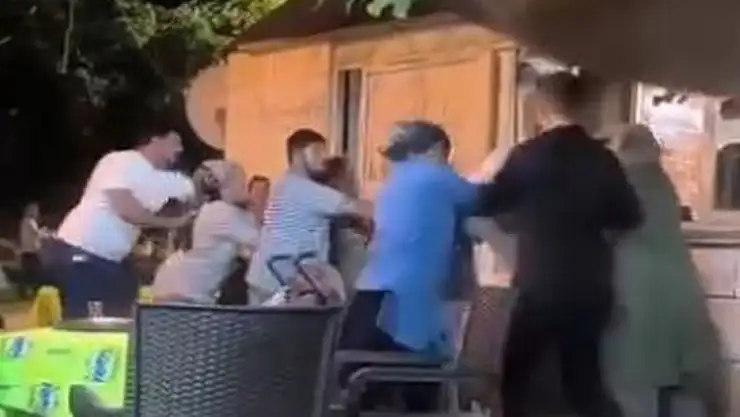 Kadınlar birbirine girdi