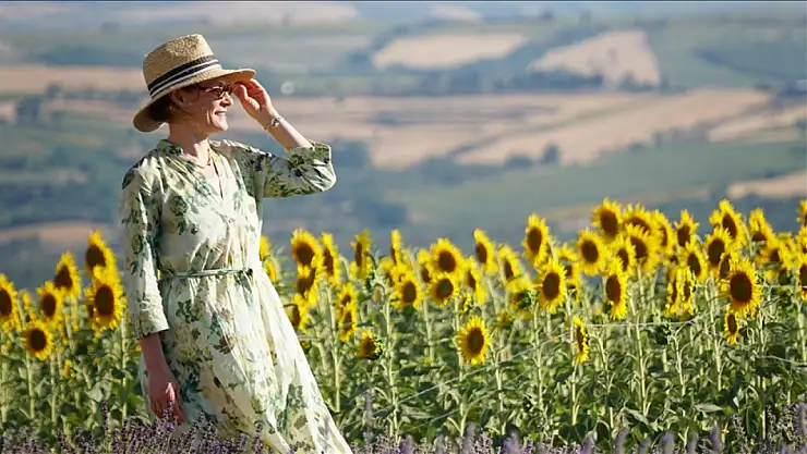 Kanola turizme renk kattı