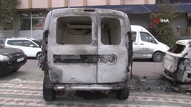 Kardeşine para vermeyen abisinin arabasını ateşe verdi