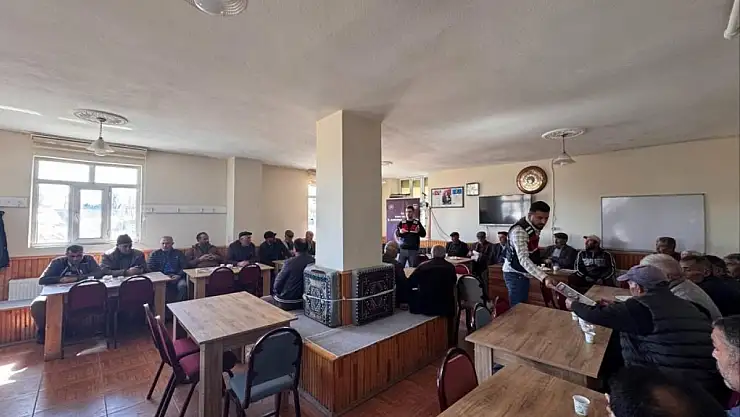 Kars'ta jandarmadan siber farkındalık eğitimi