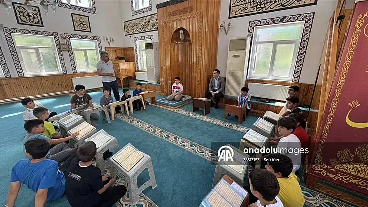 Kaymakam Beyazıt öğrencileri ziyaret etti