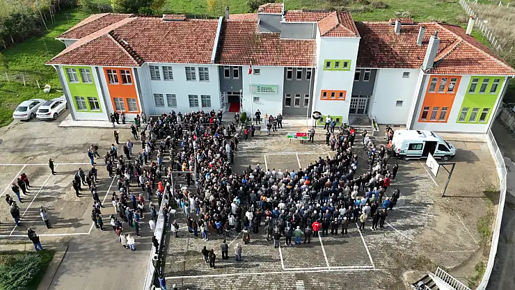 kazada ölen öğretmen için tören düzenlendi