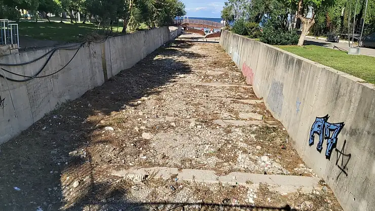 Kemer'de Kış Öncesi Dere Temizliği Başladı