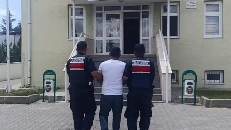 Kırıkkale jandarma ekipleri aranan şahısları kıskıvrak yakaladı