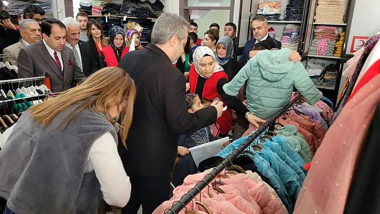 Kızılaydan çocuklara kışlık destek