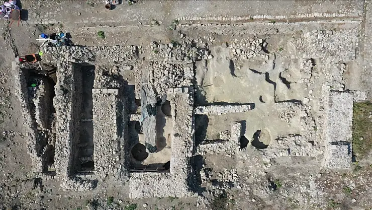 Lidya sarayına ait ocaklar bulundu