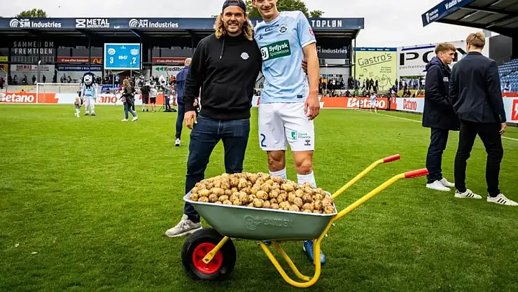 Maçın oyuncusuna 55 kilo patates verildi