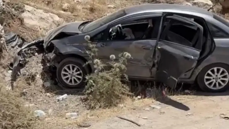 Mardin'de iki otomobil çarpıştı, yaralılar var