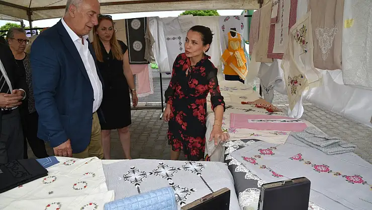 'Marifetli Kadınlar Dikiş ve Mefruşat Sergisi'