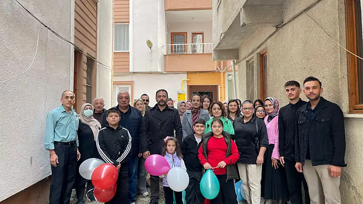 MHP'den Tedavisi tamamlanan Talha Kağan'a geçmiş olsun ziyareti