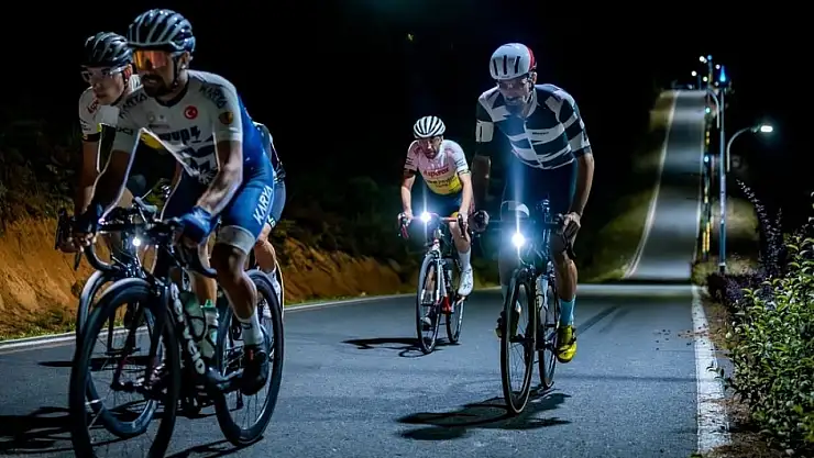 Milli bisikletçi Mert Hüner'den başarı