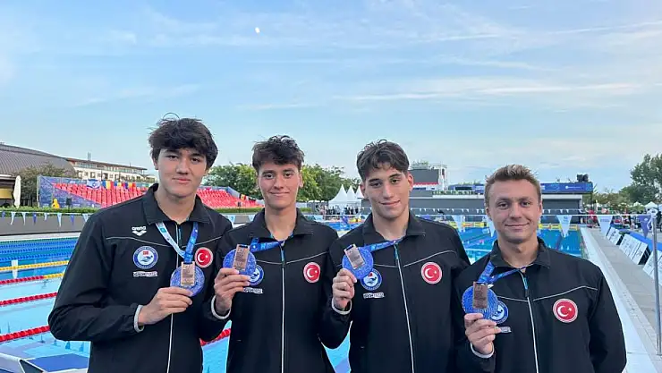 Milli yüzücülerden bronz madalya