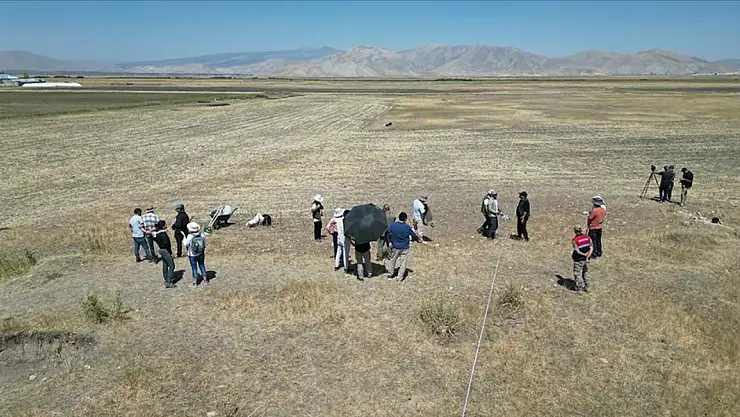 Moğolların yazlık sarayının gün yüzüne çıkarılması için kazılar başladı