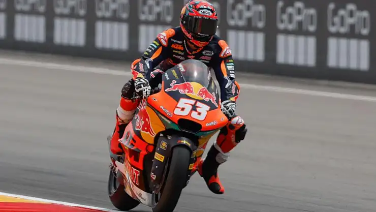Moto2'de zafere ulaşan ilk Türk sporcu oldu