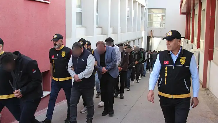 Müteahhitleri dolandıran şebeke çökertildi