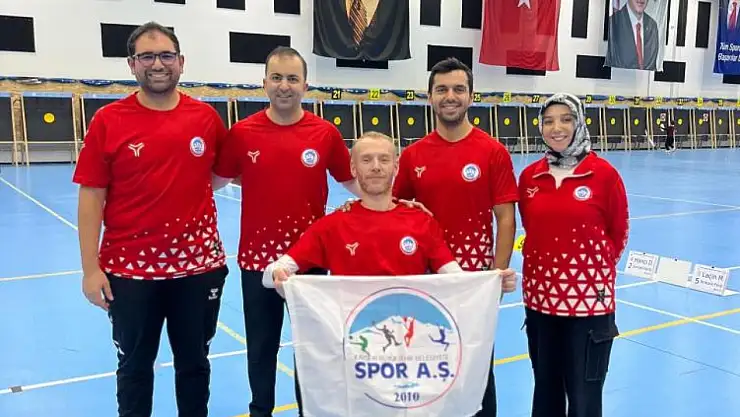 Okçuluk Milli Takımı'na iki sporcu
