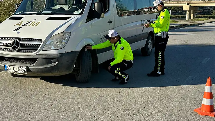 Okul Servislerine Kış Lastiği Denetimi