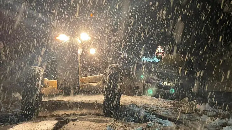 Ordu-Sivas yolu kar nedeniyle kapandı