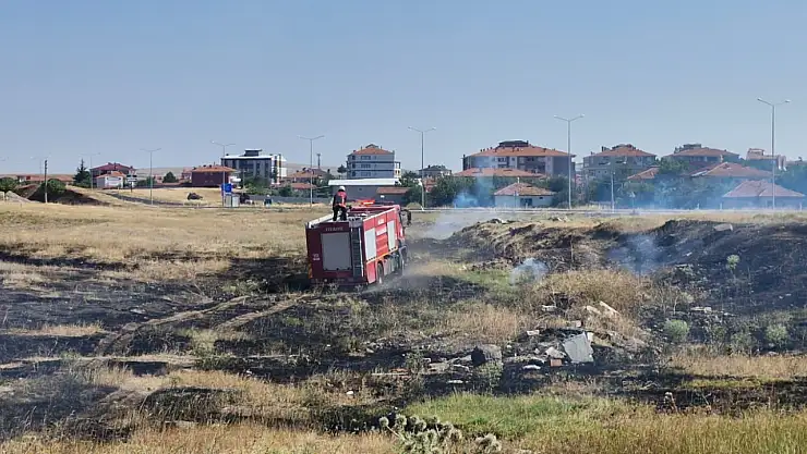 Örtü yangını korkuttu