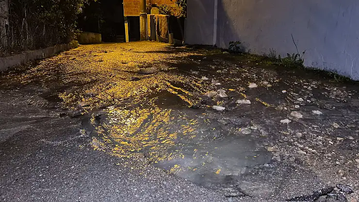 Patlayan su borusu paniğe neden oldu