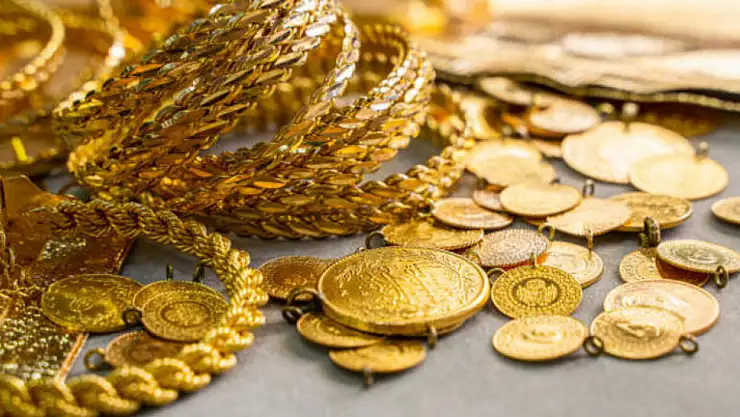 Piyasalarda Denge Arayışı: Altın Yükseliyor, Borsa Geriliyor