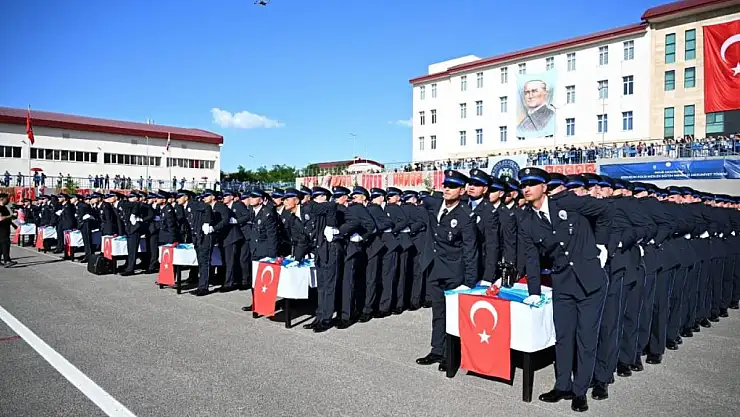 Polis adaylarının mezuniyet coşkusu