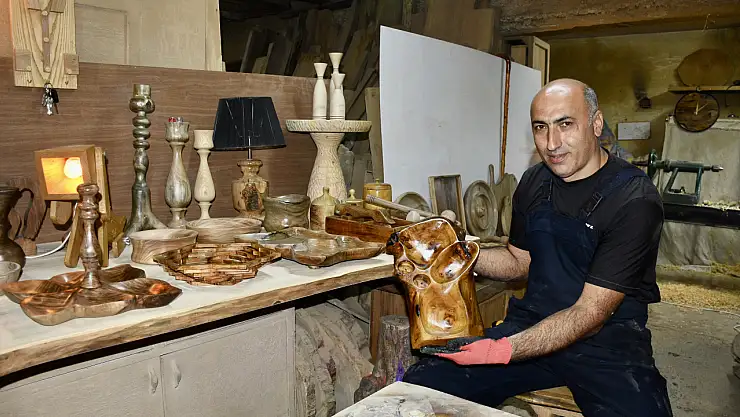 Polis Memuru Kaçar, Stresi Torna Tezgahında Atıyor