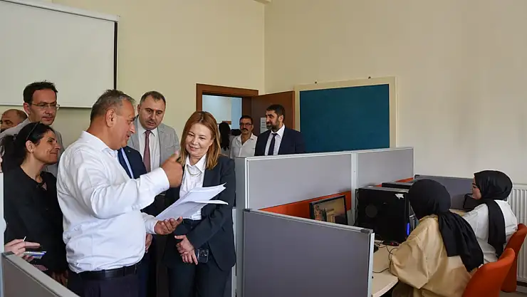 Rektör Aydın, Meslek Yüksekokulu'nda