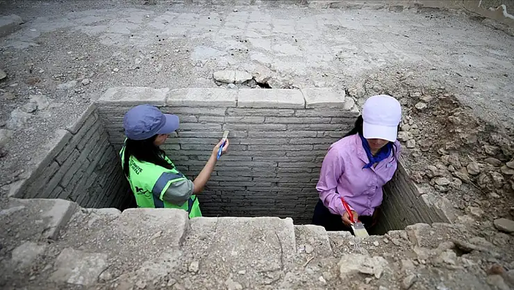 Roma dönemine ait 4 mezar bulundu