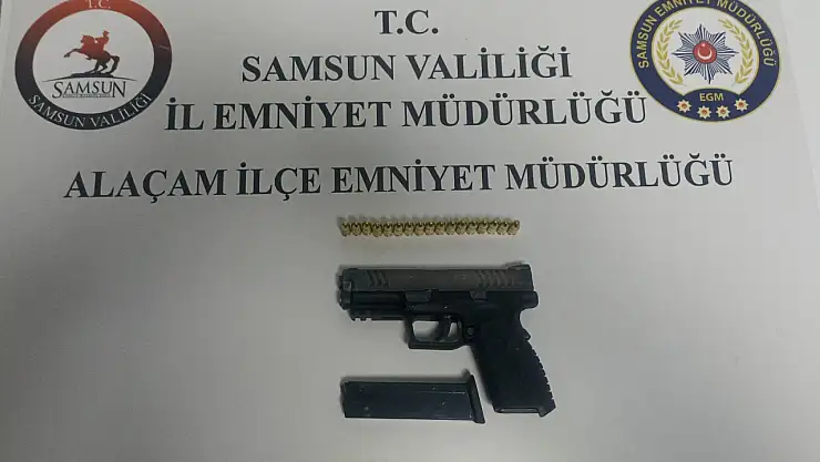 Ruhsatsız tabanca ve 35 fişek ele geçirdi